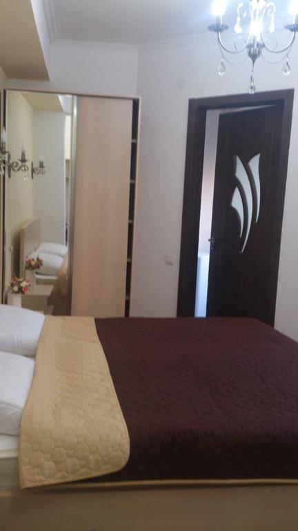 Guest House Madonna Tiflis Dış mekan fotoğraf