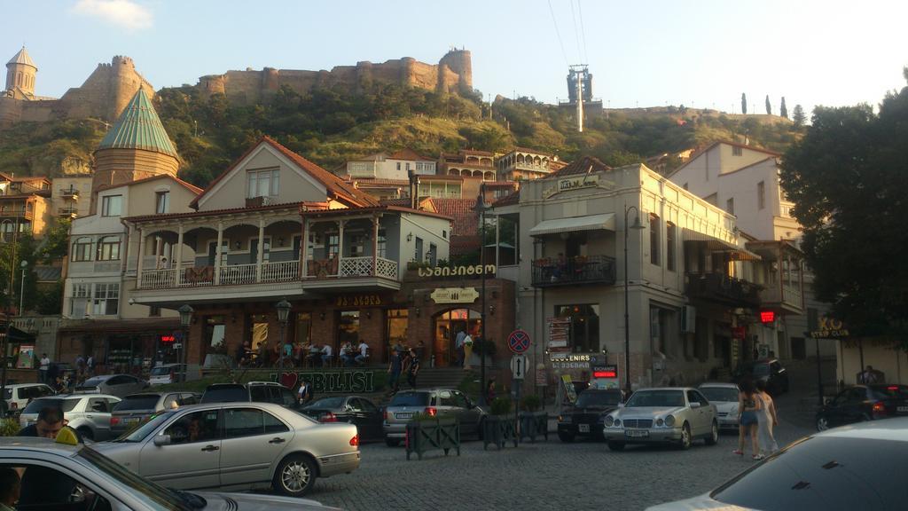 Guest House Madonna Tiflis Dış mekan fotoğraf