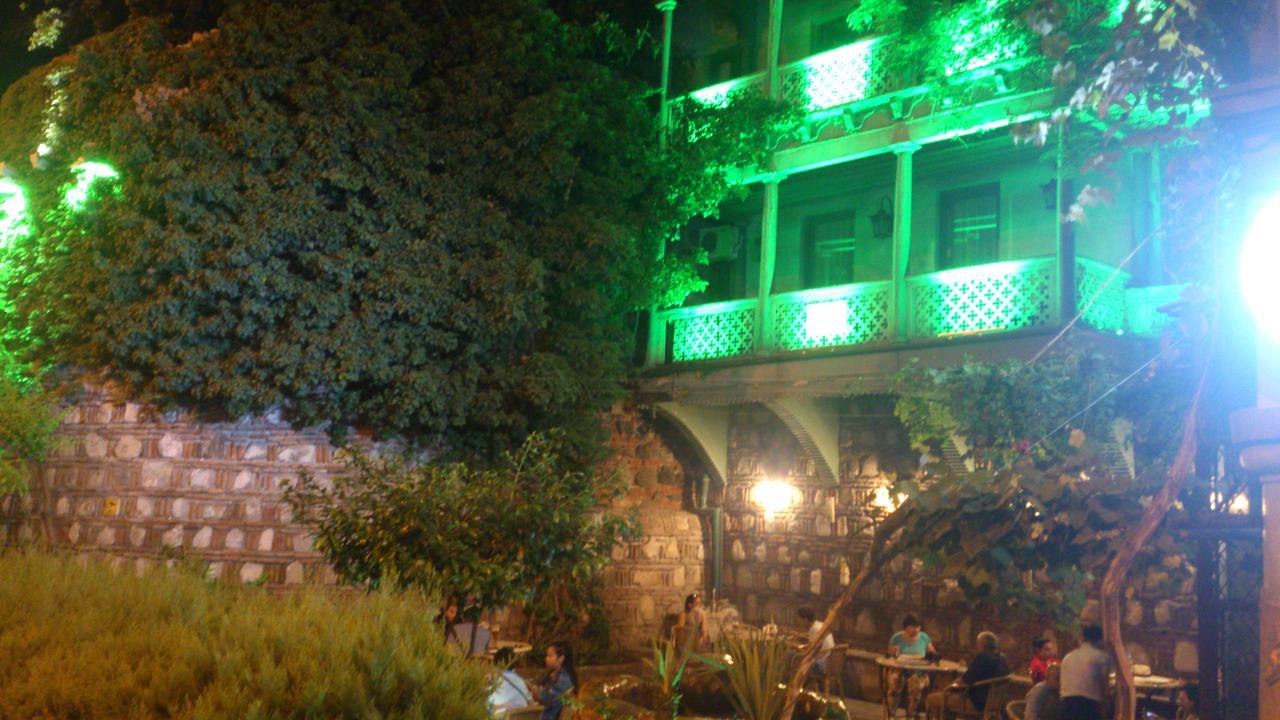 Guest House Madonna Tiflis Dış mekan fotoğraf